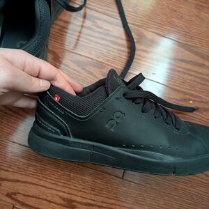 On Cloud Leather Sneaker